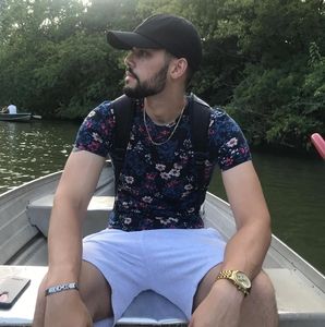 Meet your Posher, Nicholas